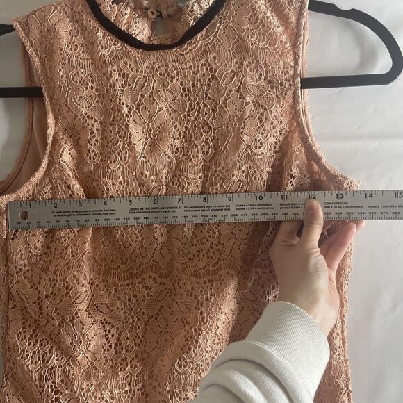 H&M Top Women's 6 Pink Sleeveless Keyhole - Picture 5 of 11